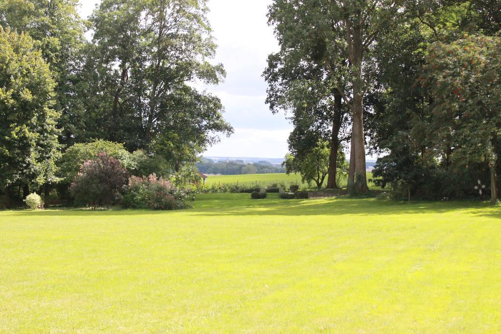 Schloss Lelkendorf - Fewo Parkblick Exterior foto